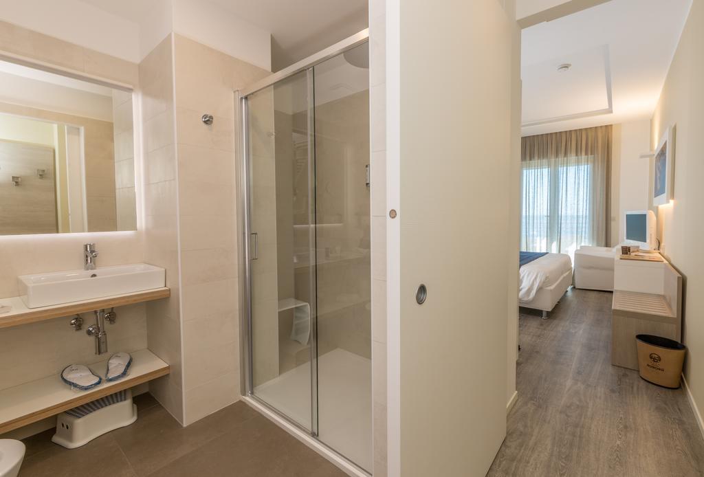 Deluxe Double or Twin Room with Sea View